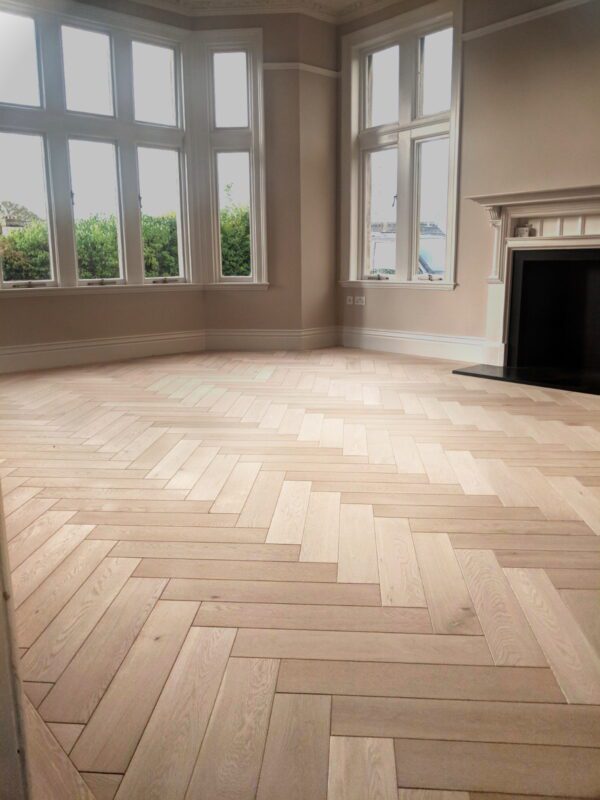 Herringbone Invisible parquet